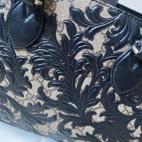 **AUTHENTIC GUCCI ARABESQUE HANDBAG** - Picture 2 of 16